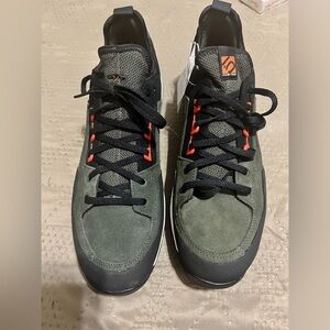 New Adidas Five Tennie Approach Stealth Mens Shoes - Size 11.5 (with defects)